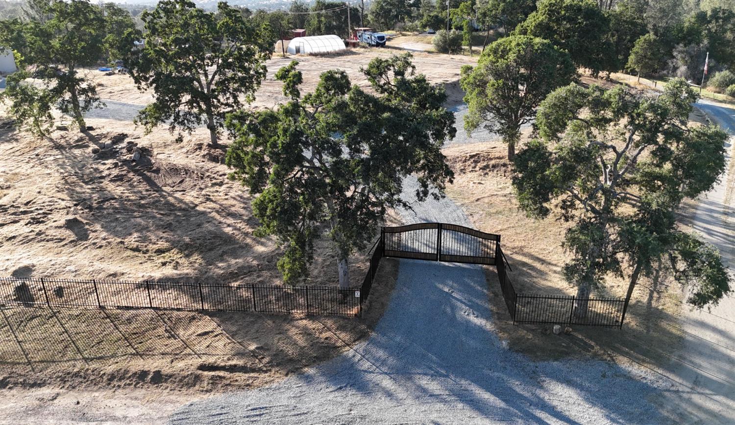 29935 Auberry Rd, Prather, CA 93651