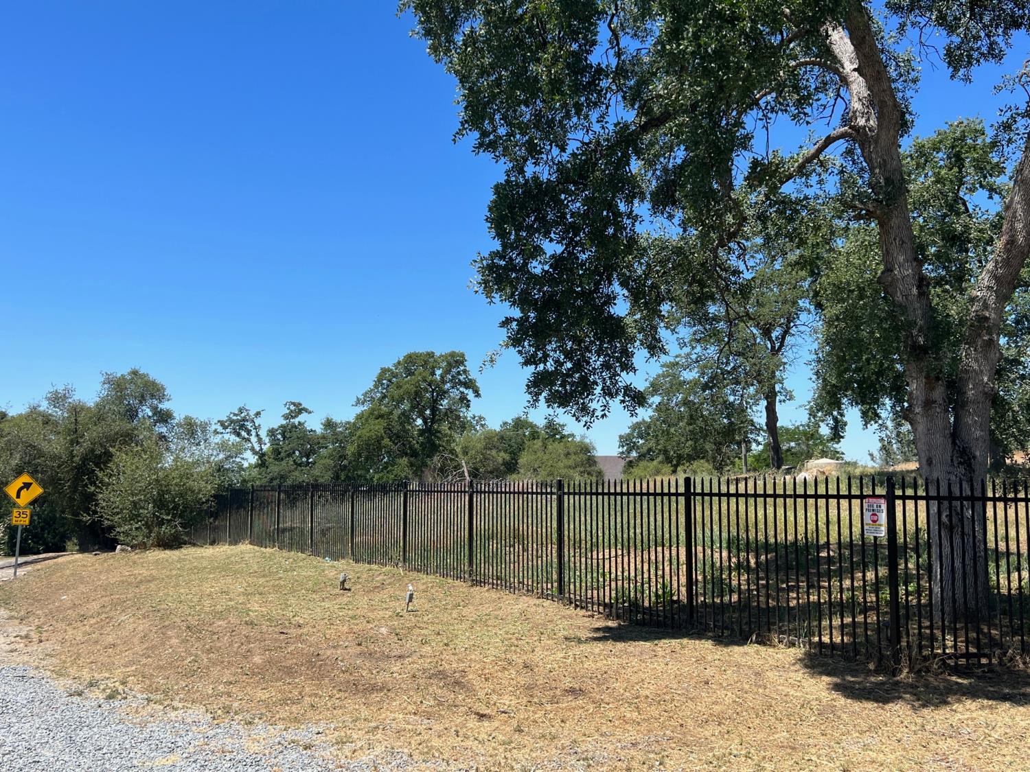 29935 Auberry Rd, Prather, CA 93651