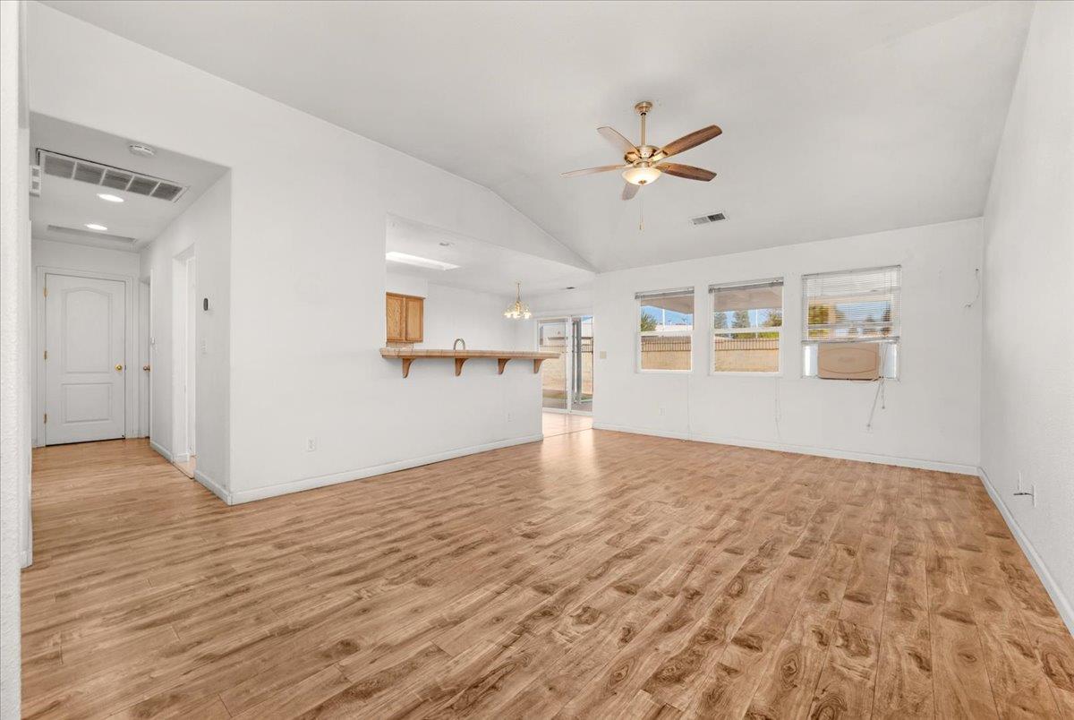 4360 W Vassar Ave, Fresno, CA 93722