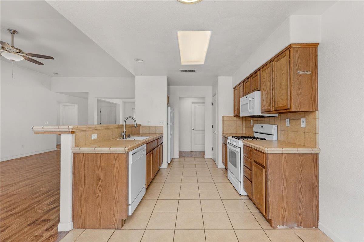 4360 W Vassar Ave, Fresno, CA 93722