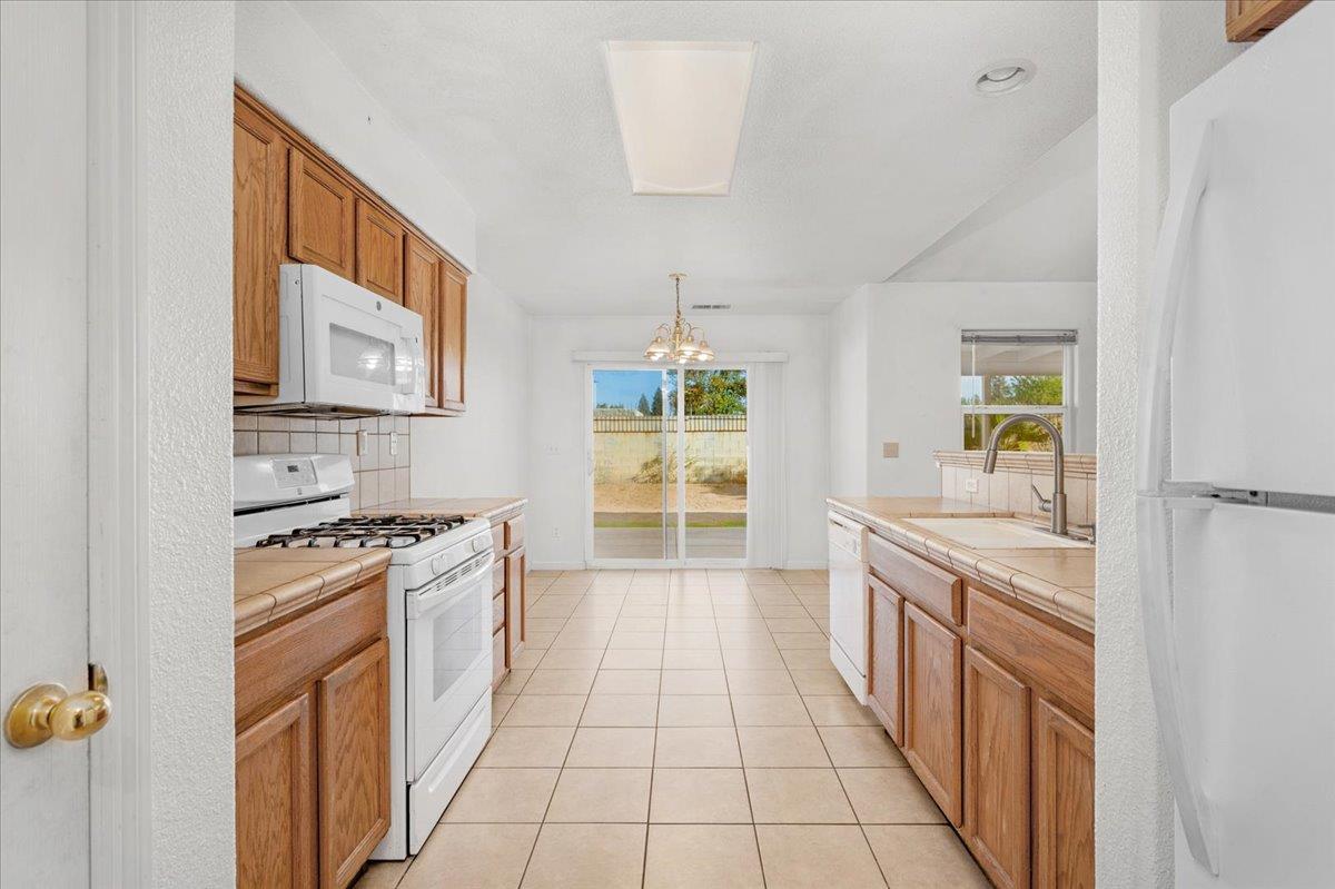 4360 W Vassar Ave, Fresno, CA 93722