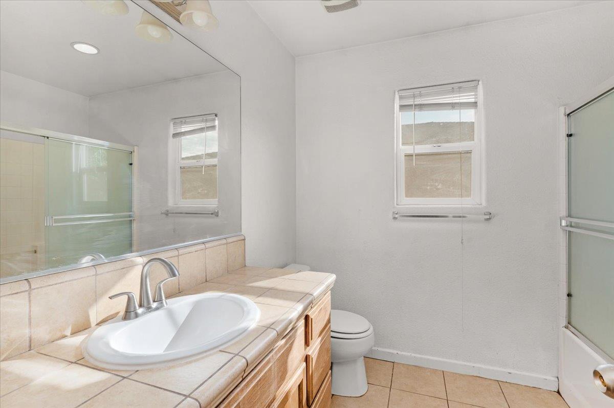 4360 W Vassar Ave, Fresno, CA 93722