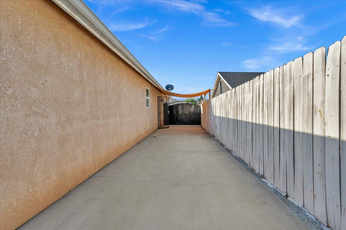 4360 W Vassar Ave, Fresno, CA 93722