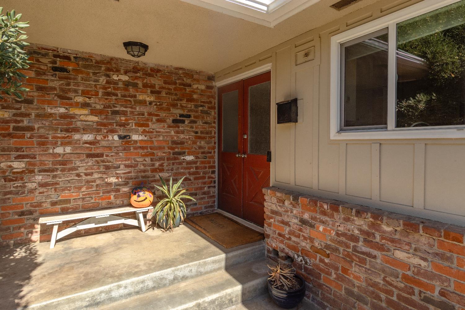 5720 N Bond Ave, Fresno, CA 93710