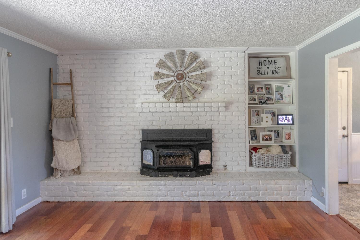 5720 N Bond Ave, Fresno, CA 93710
