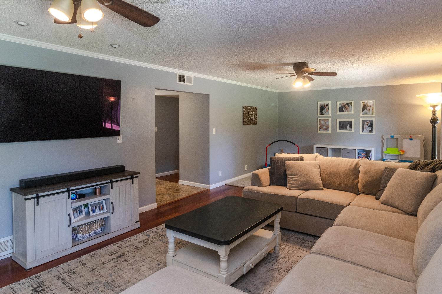 5720 N Bond Ave, Fresno, CA 93710