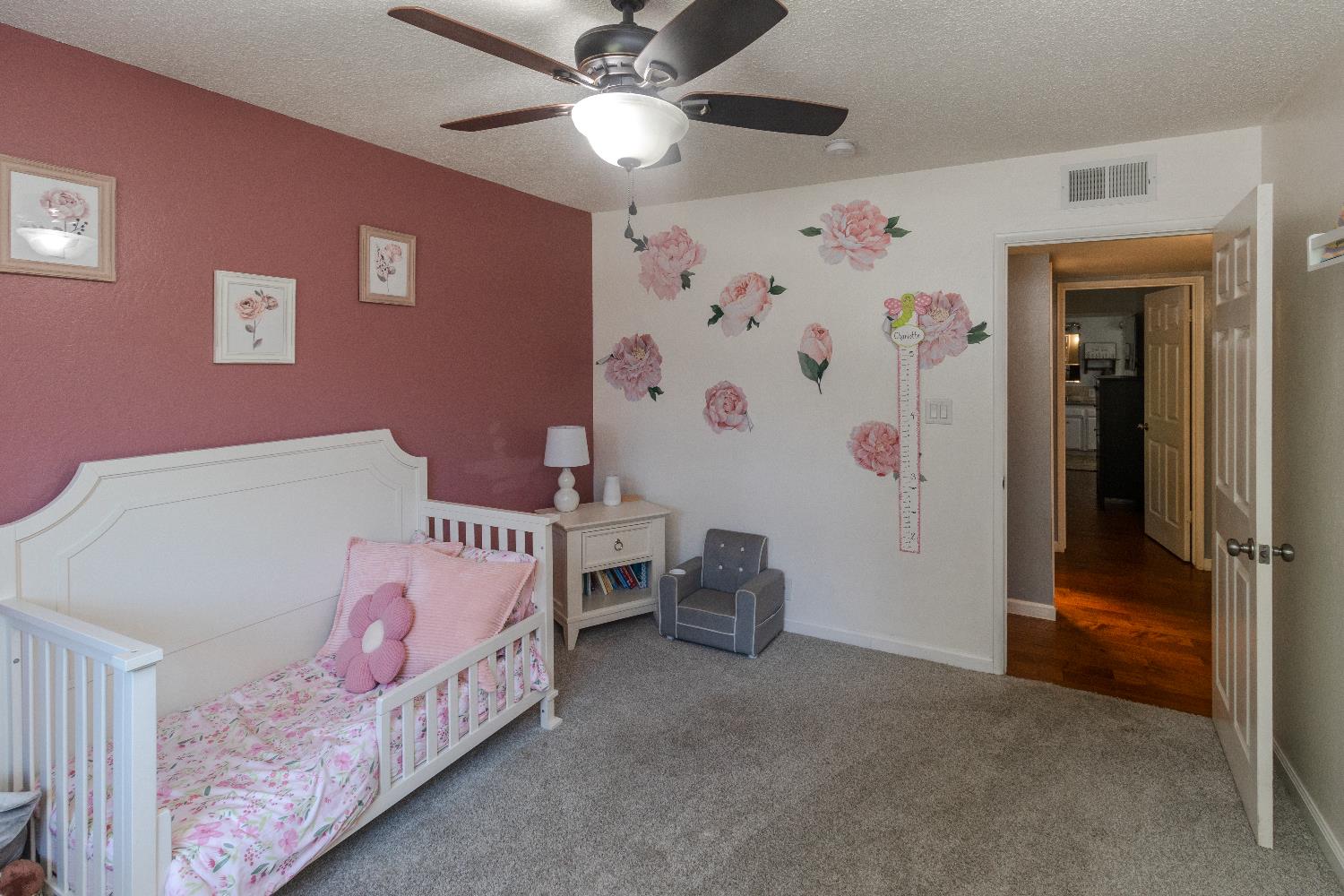5720 N Bond Ave, Fresno, CA 93710