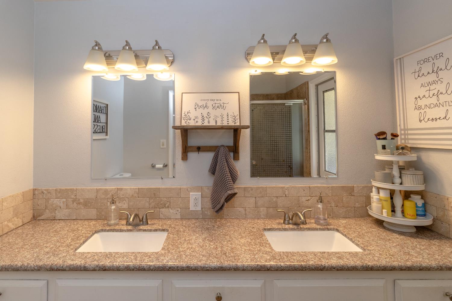 5720 N Bond Ave, Fresno, CA 93710