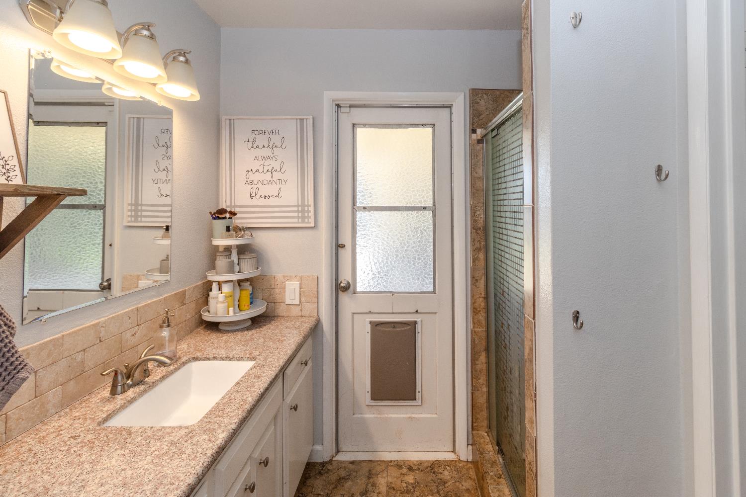 5720 N Bond Ave, Fresno, CA 93710