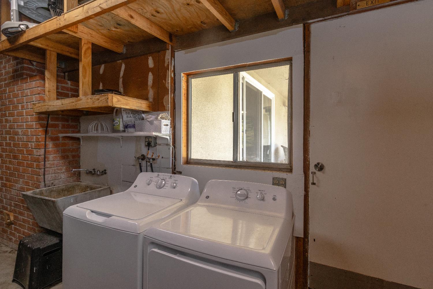 5720 N Bond Ave, Fresno, CA 93710