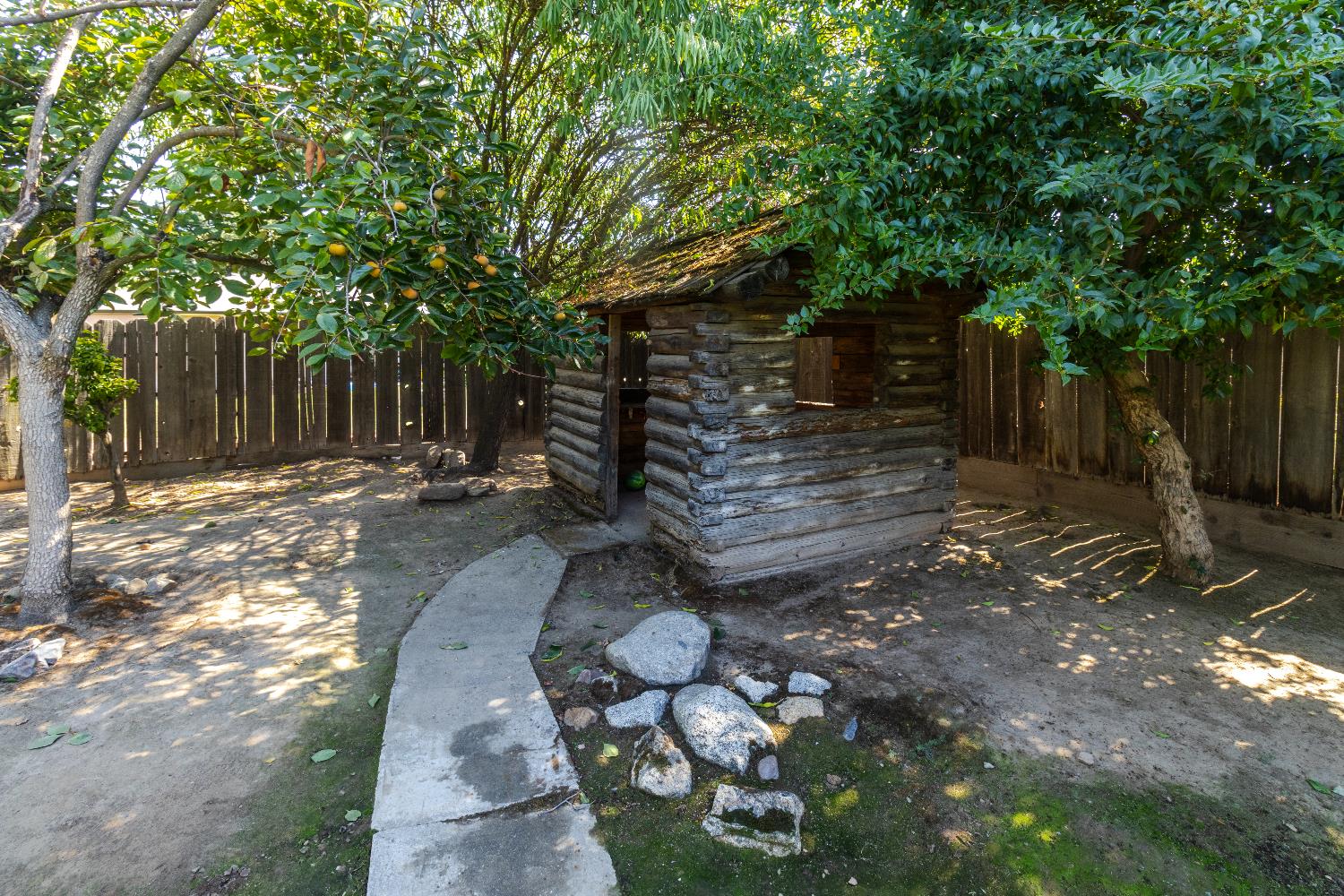5720 N Bond Ave, Fresno, CA 93710