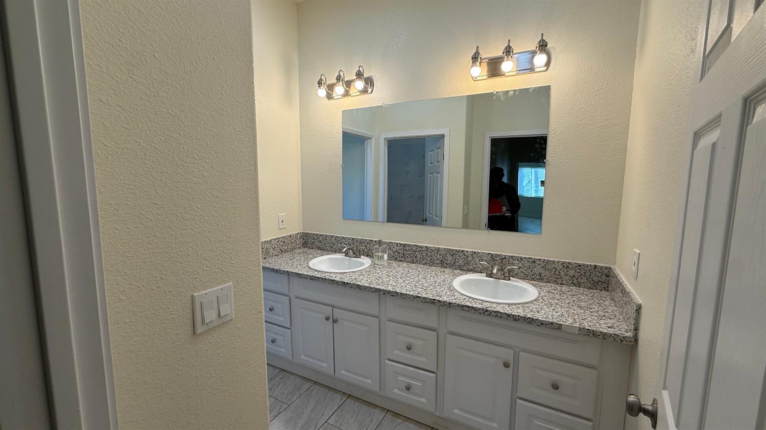 2772 Valley View St, Selma, CA 93662