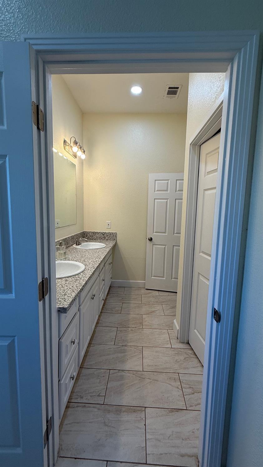 2772 Valley View St, Selma, CA 93662