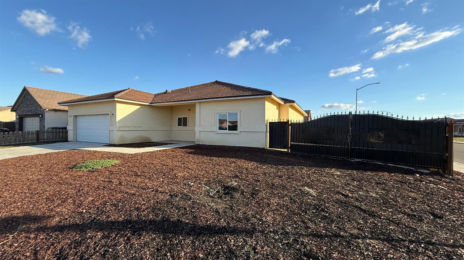 2772 Valley View St, Selma, CA 93662