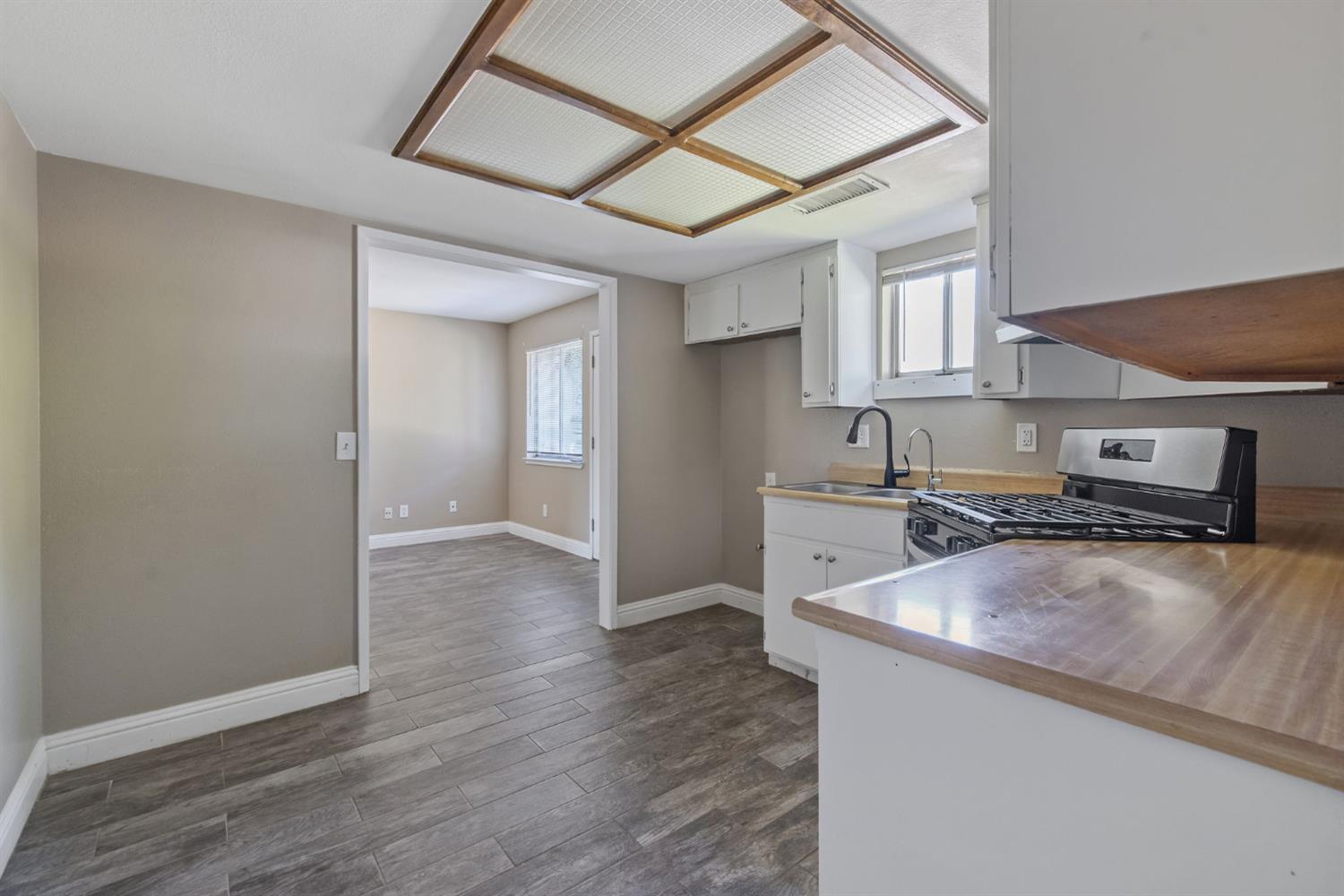 13919 Highway Ave, Armona, CA 93202