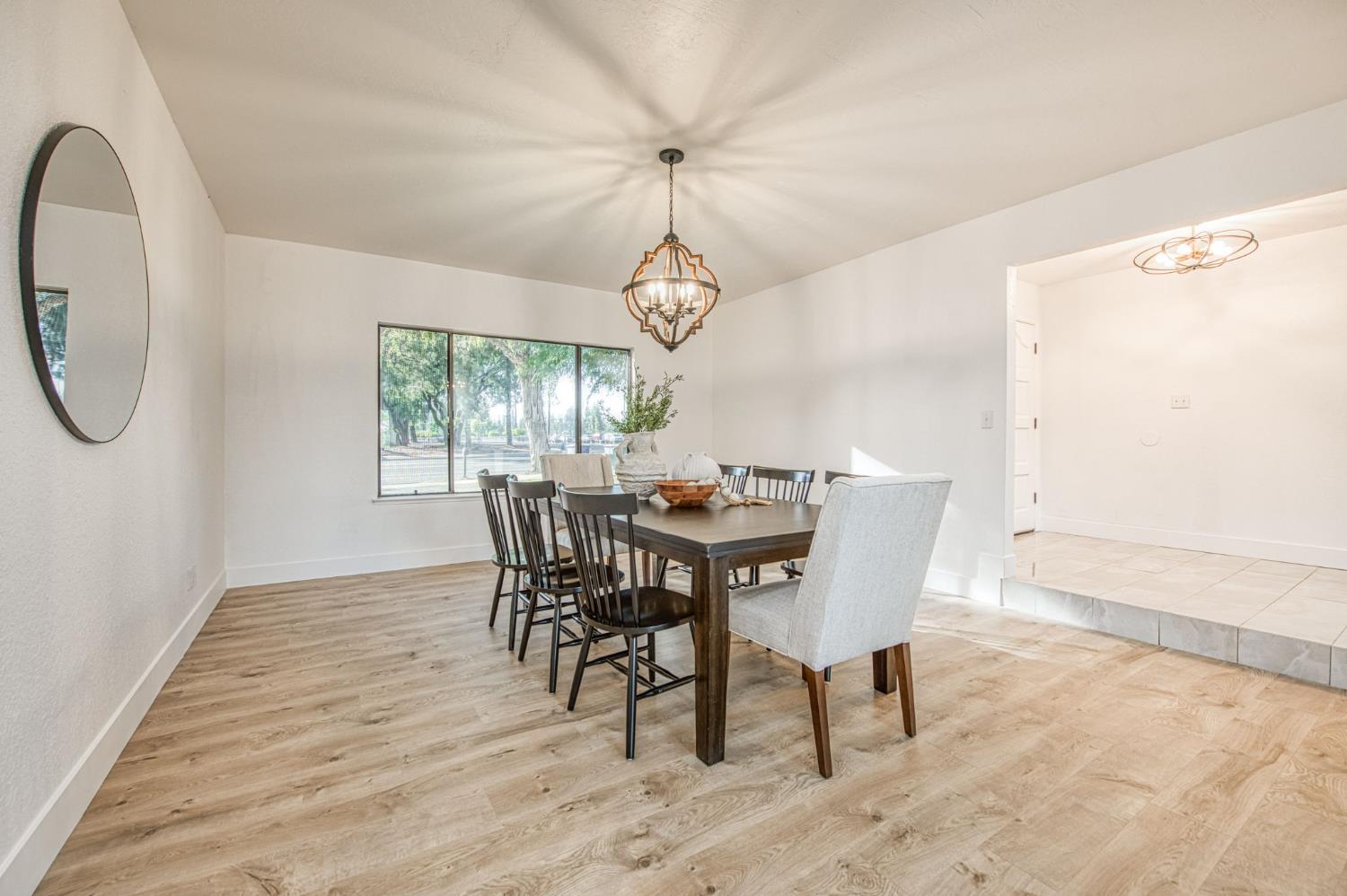 6784 N Valentine Ave, Fresno, CA 93711