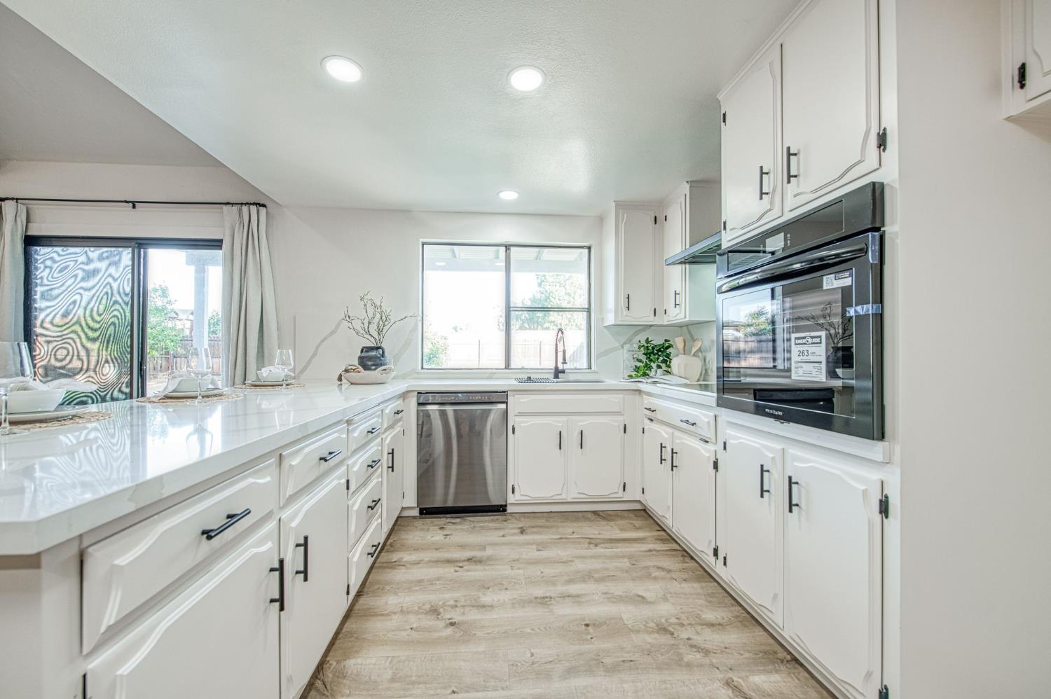 6784 N Valentine Ave, Fresno, CA 93711