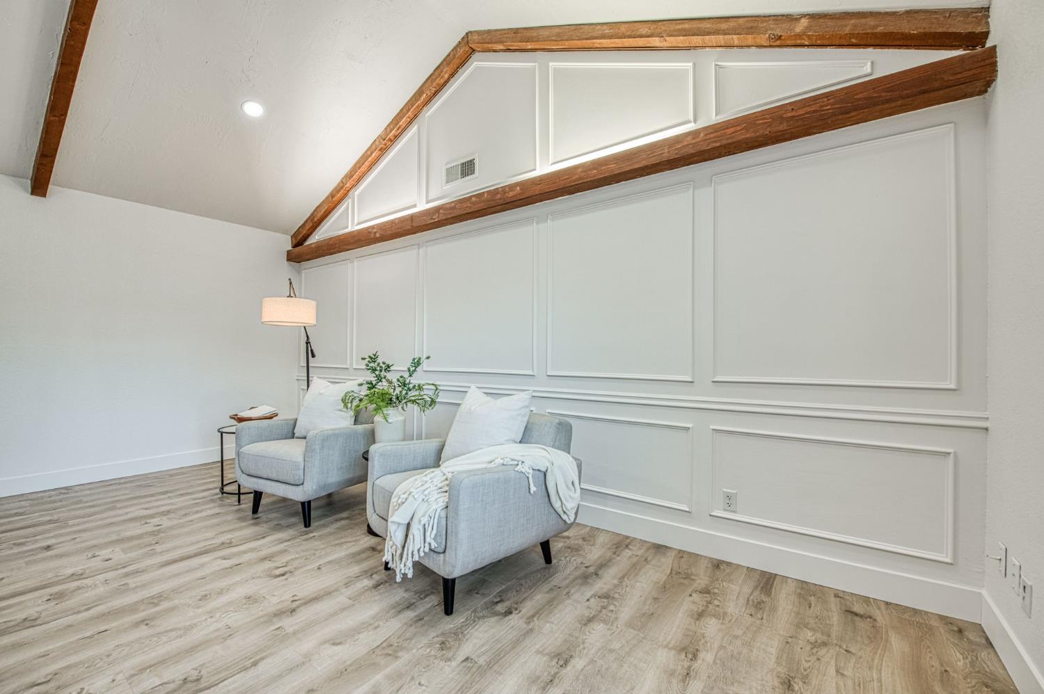 6784 N Valentine Ave, Fresno, CA 93711