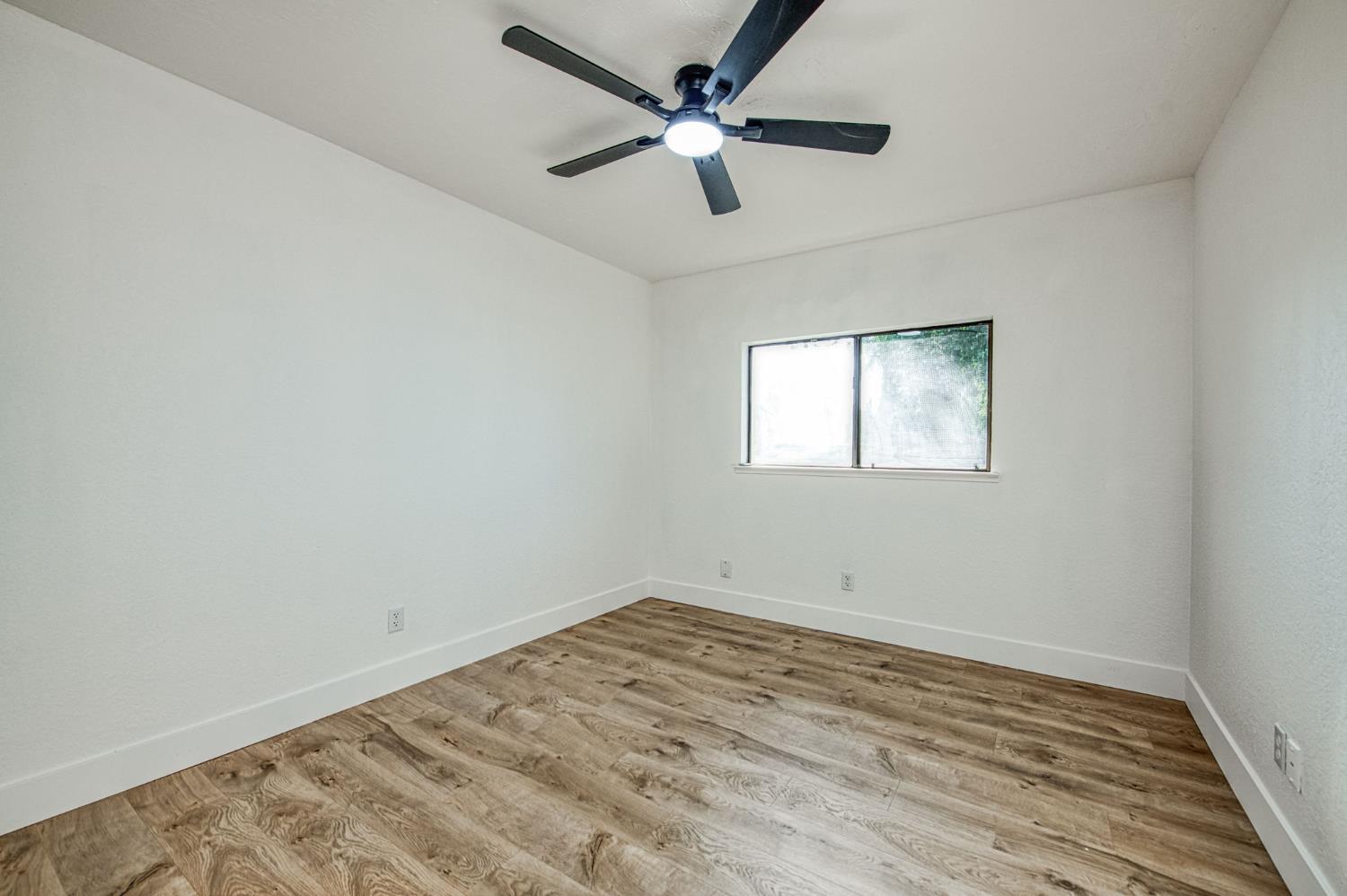 6784 N Valentine Ave, Fresno, CA 93711