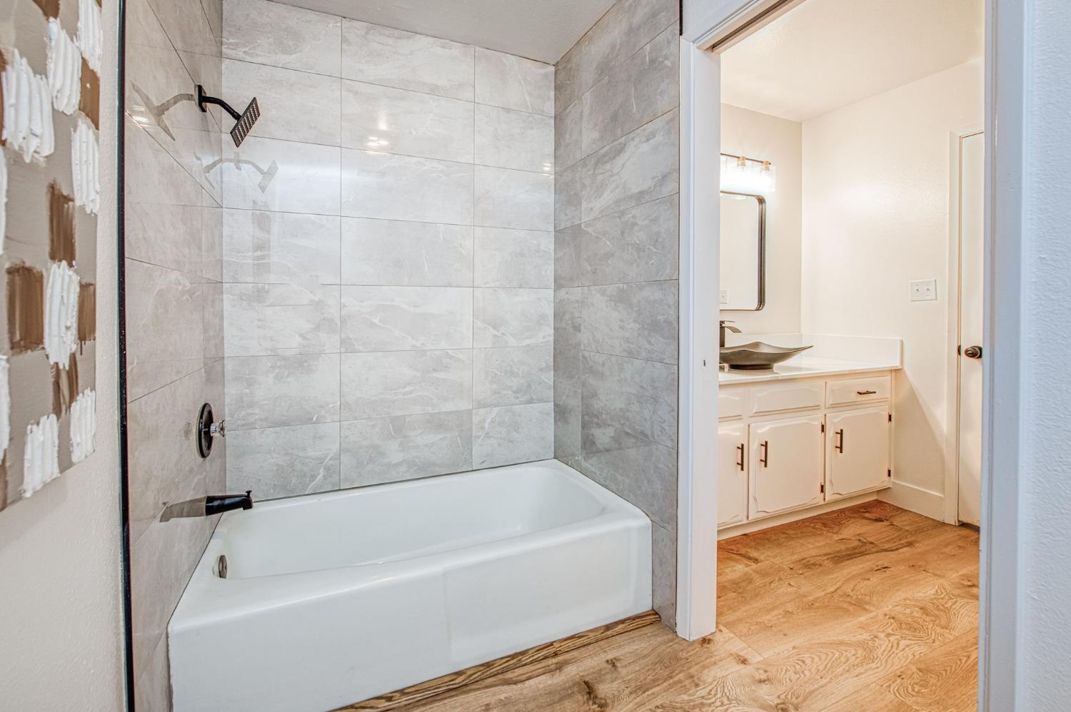 6784 N Valentine Ave, Fresno, CA 93711