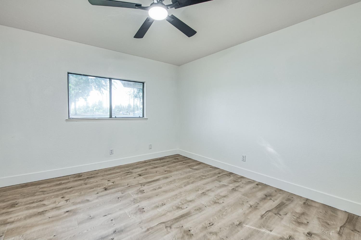 6784 N Valentine Ave, Fresno, CA 93711