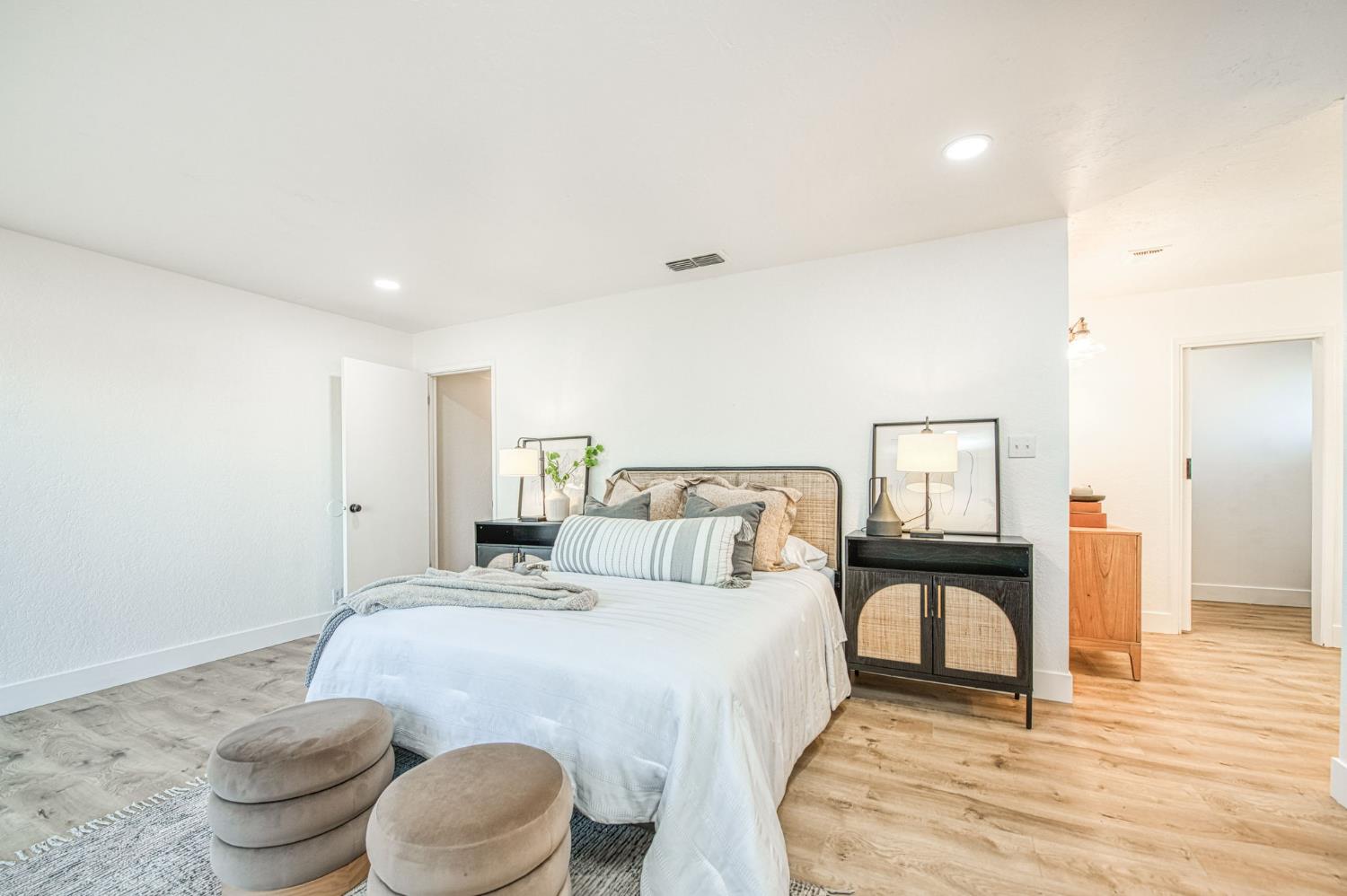 6784 N Valentine Ave, Fresno, CA 93711