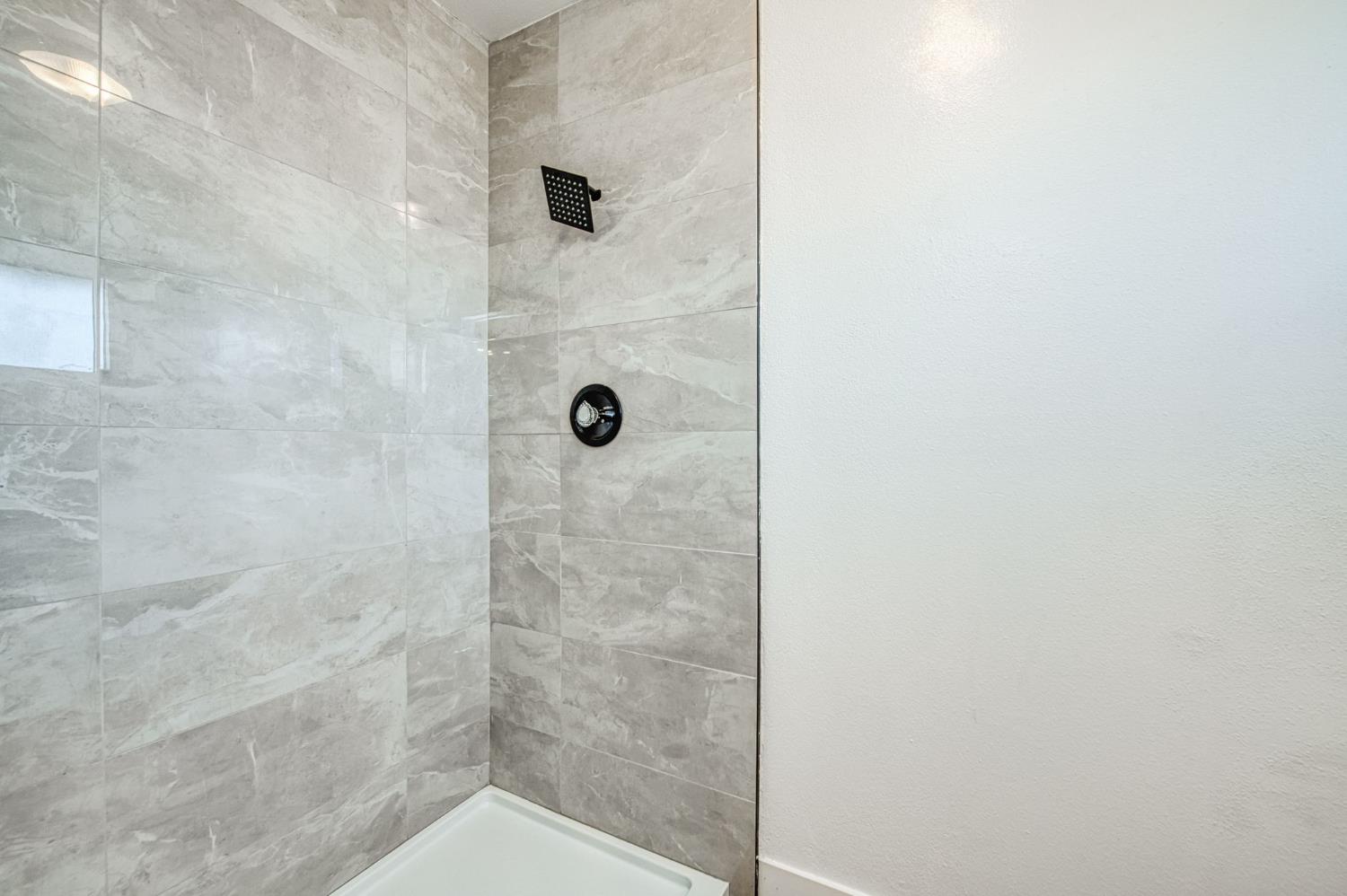 6784 N Valentine Ave, Fresno, CA 93711