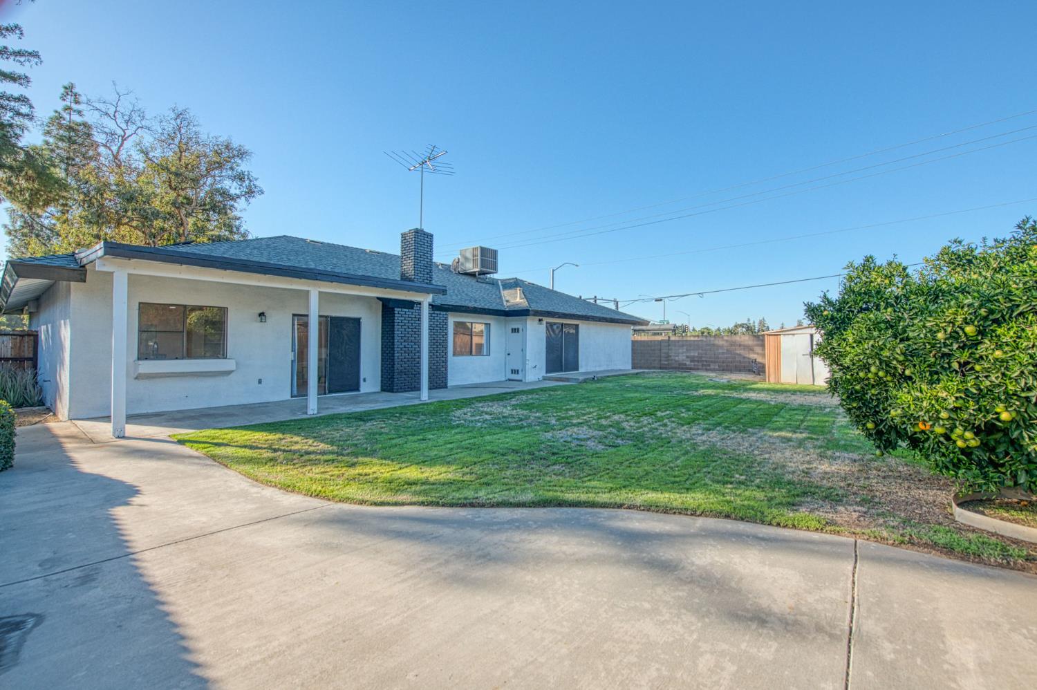 6784 N Valentine Ave, Fresno, CA 93711