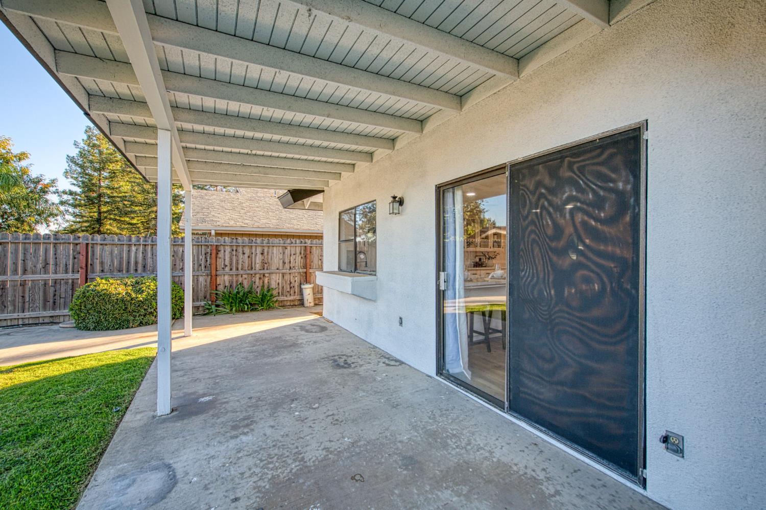 6784 N Valentine Ave, Fresno, CA 93711