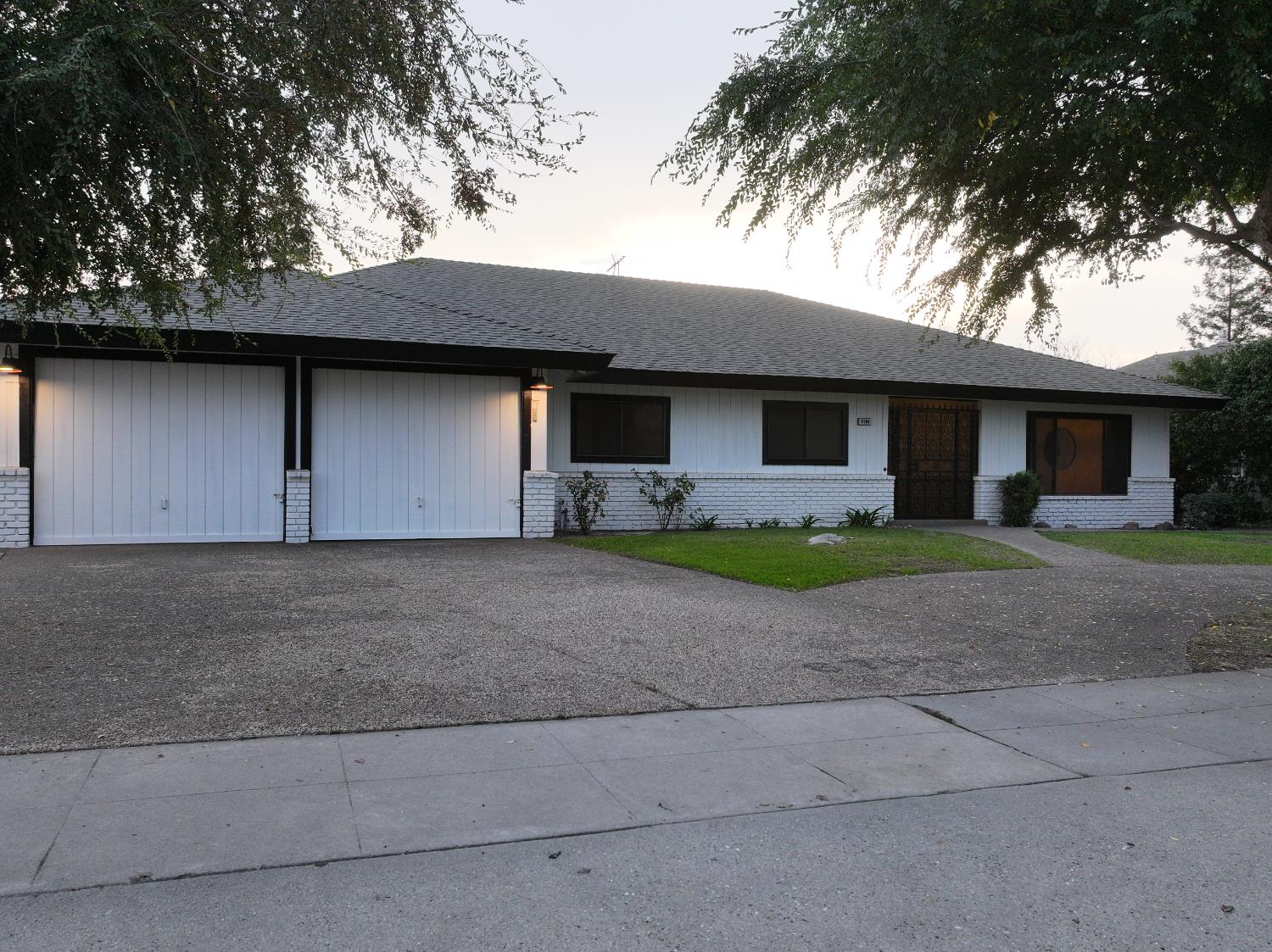 6784 N Valentine Ave, Fresno, CA 93711