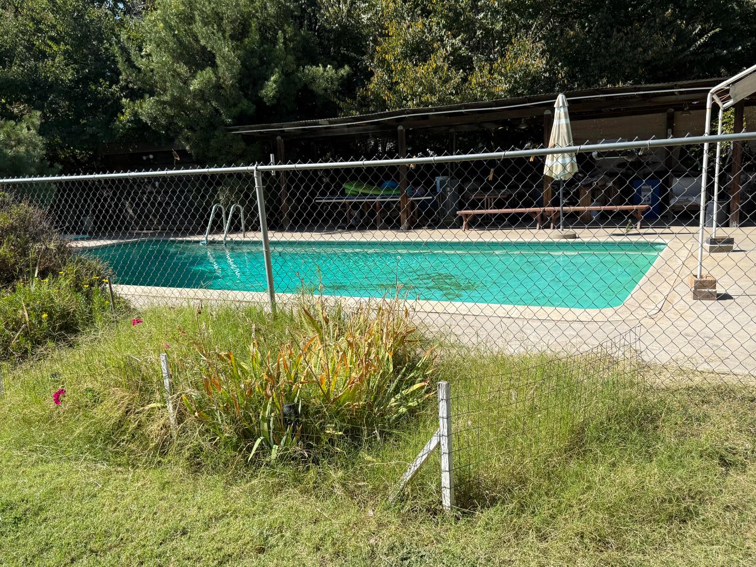 742 S Park Circle Dr, Fresno, CA 93727