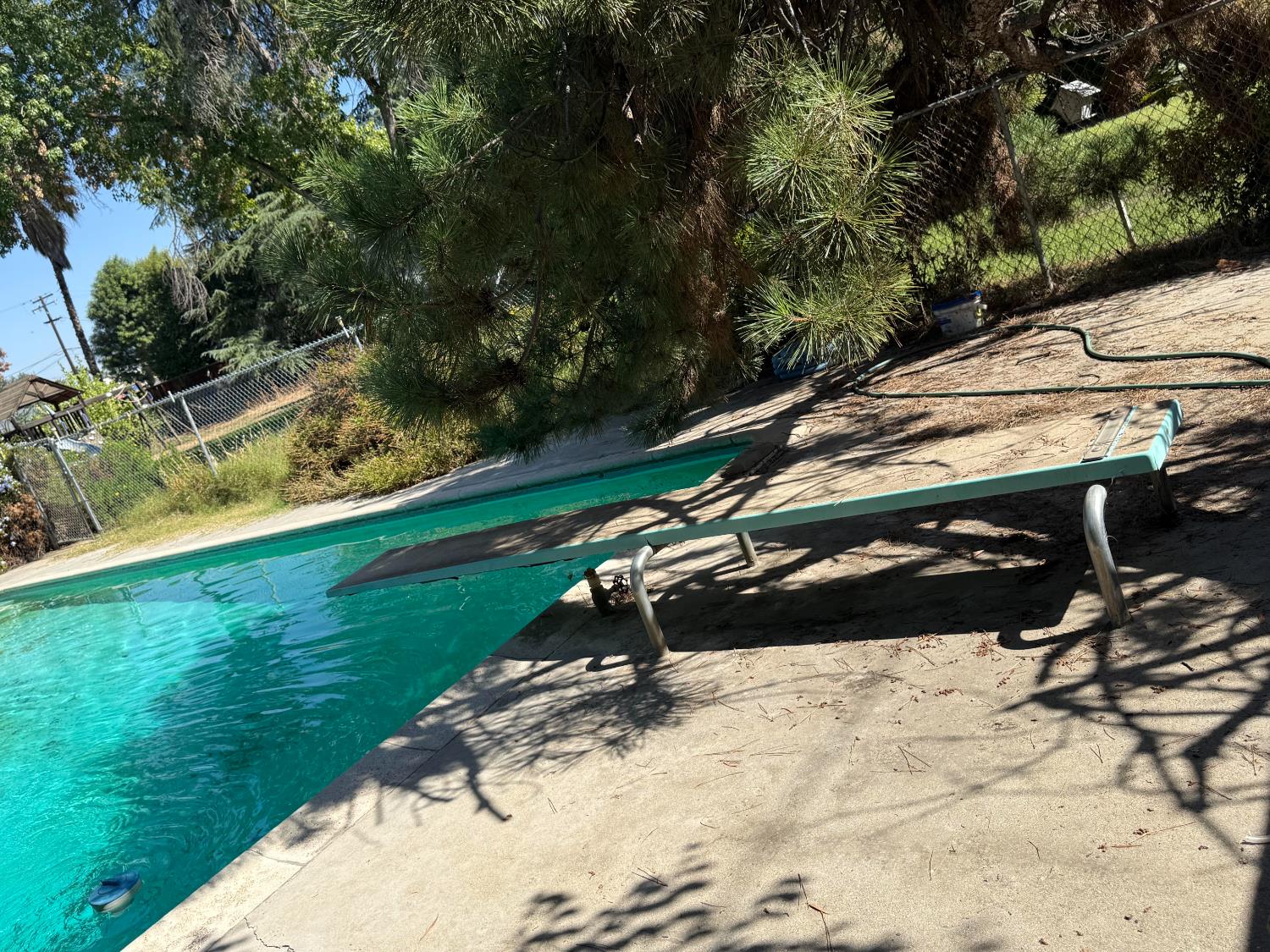 742 S Park Circle Dr, Fresno, CA 93727