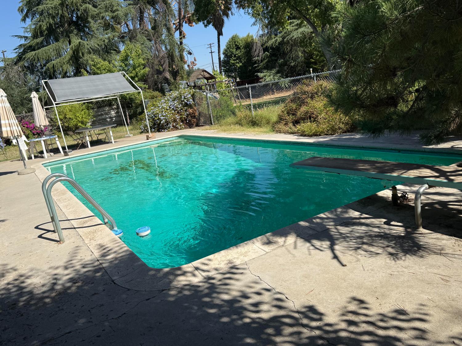 742 S Park Circle Dr, Fresno, CA 93727