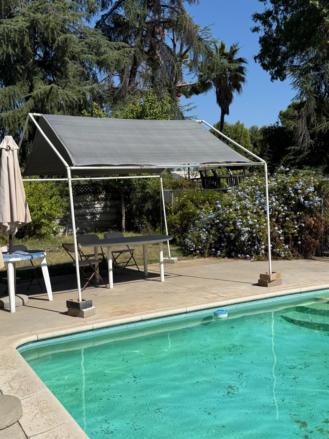 742 S Park Circle Dr, Fresno, CA 93727