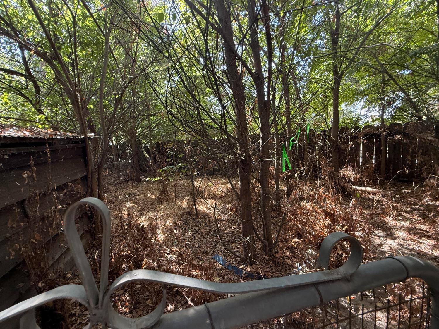 742 S Park Circle Dr, Fresno, CA 93727