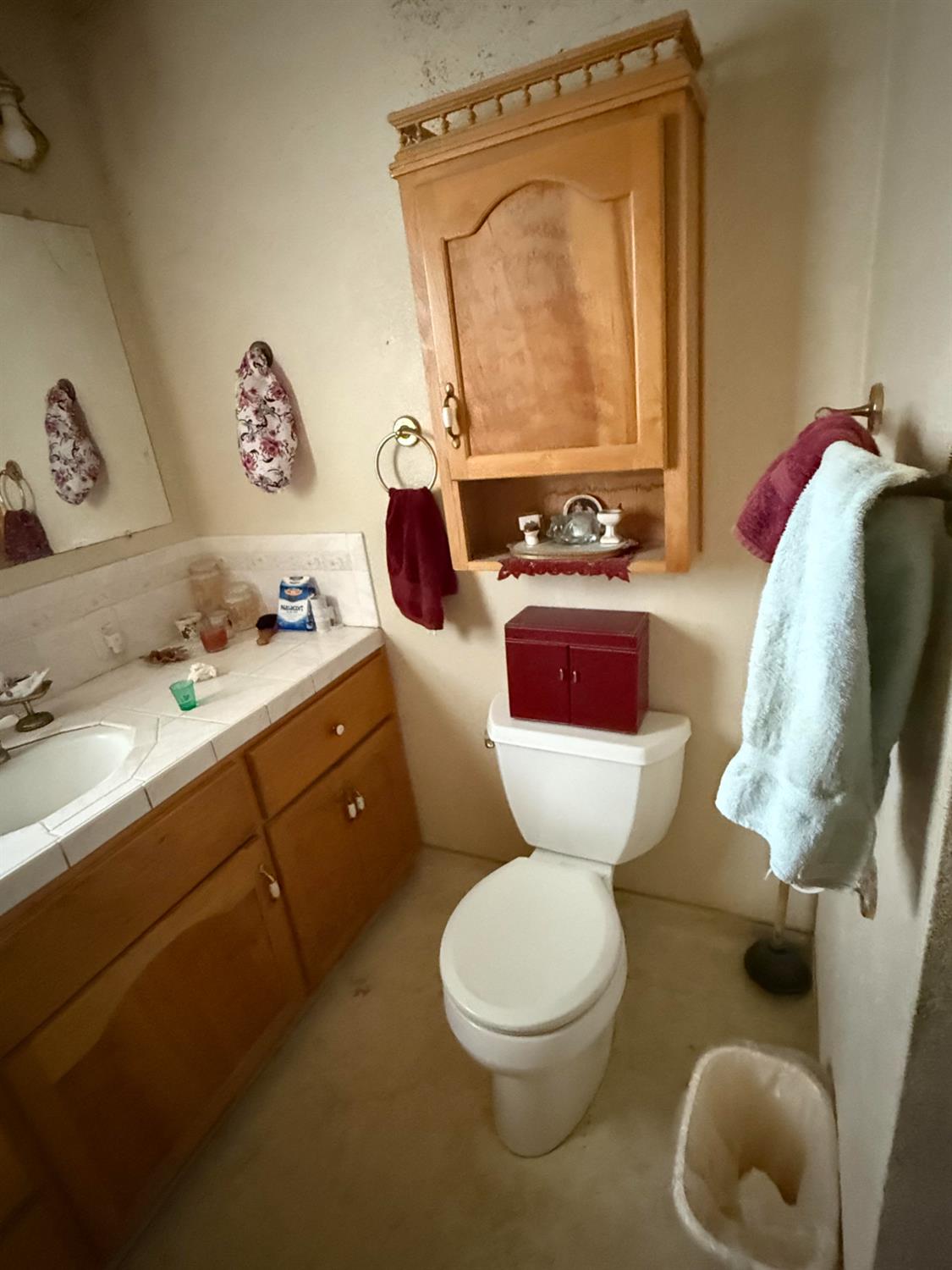 742 S Park Circle Dr, Fresno, CA 93727