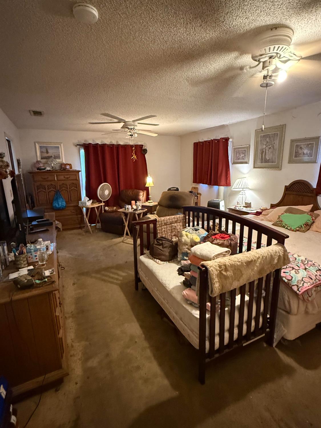 742 S Park Circle Dr, Fresno, CA 93727