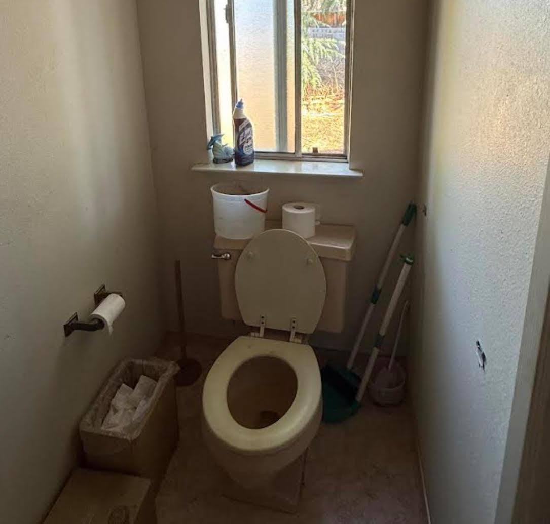 742 S Park Circle Dr, Fresno, CA 93727