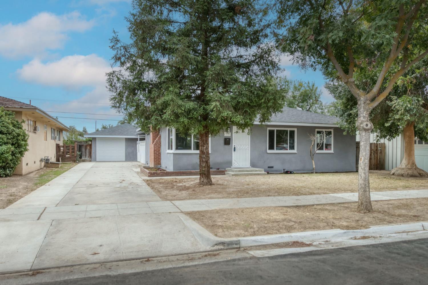 935 W Princeton Ave, Fresno, CA 93705
