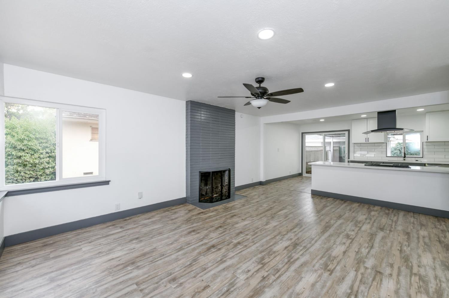 935 W Princeton Ave, Fresno, CA 93705