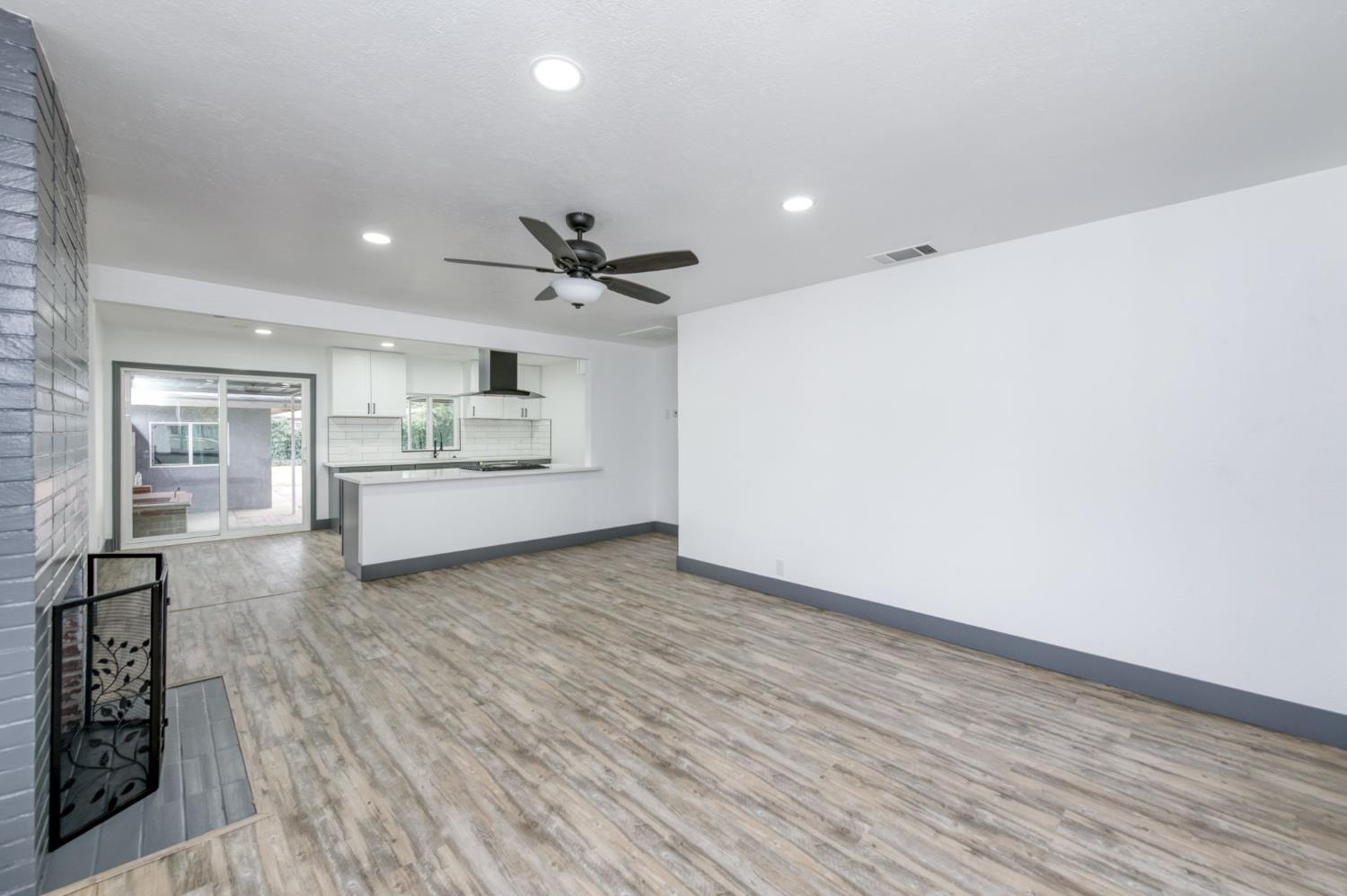 935 W Princeton Ave, Fresno, CA 93705