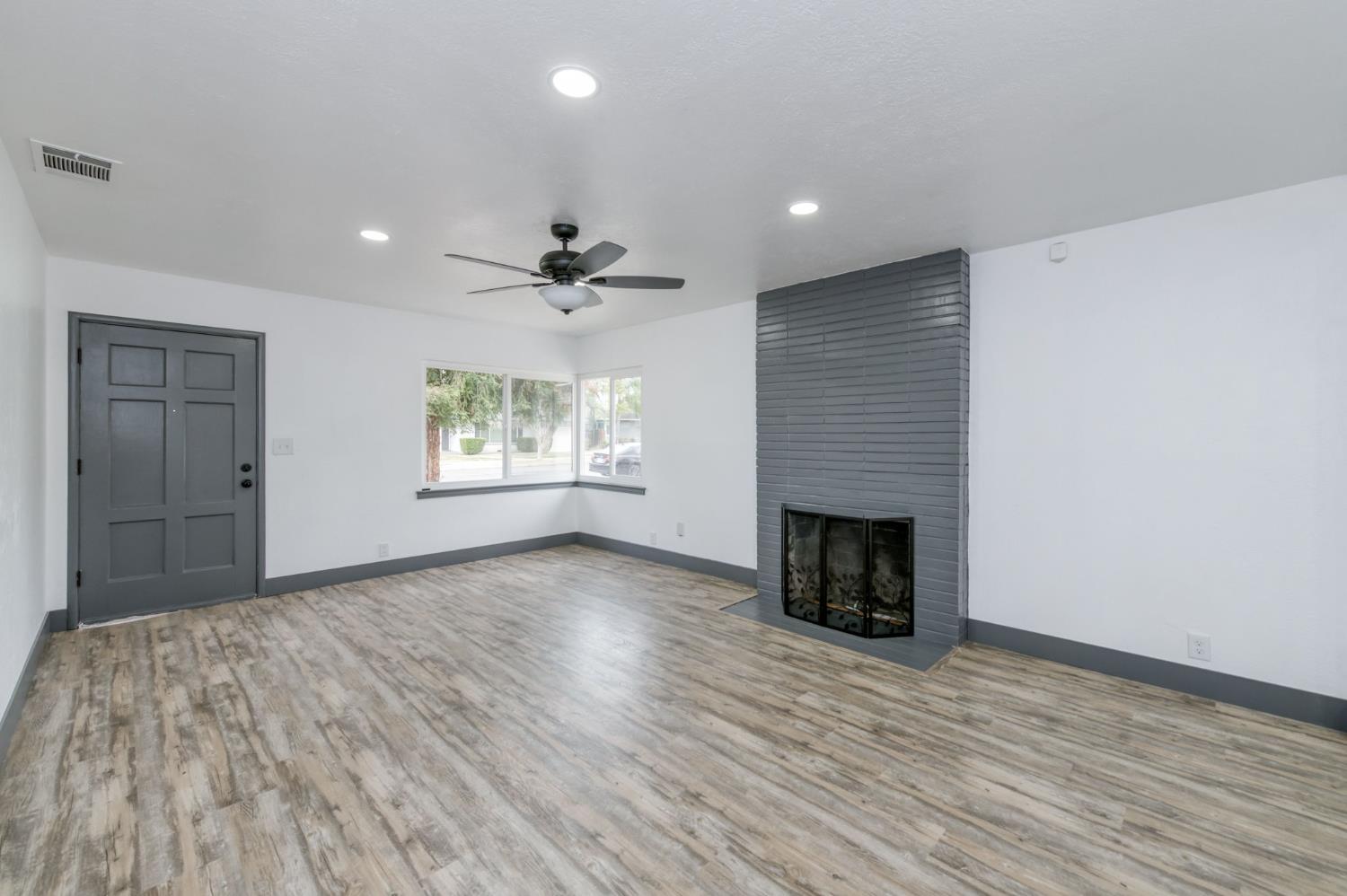 935 W Princeton Ave, Fresno, CA 93705