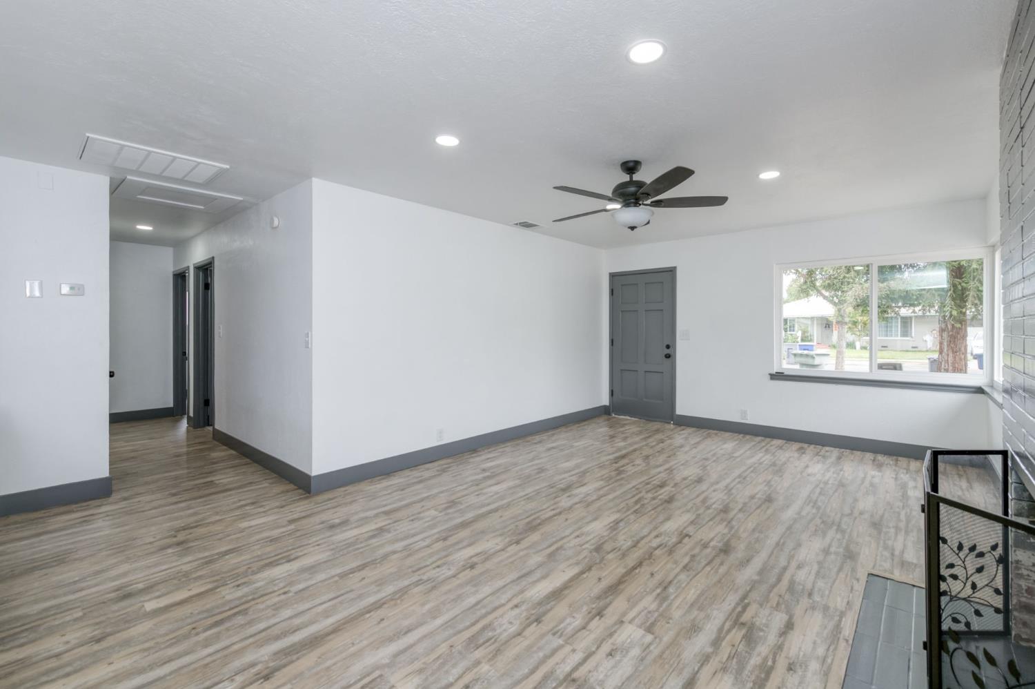 935 W Princeton Ave, Fresno, CA 93705