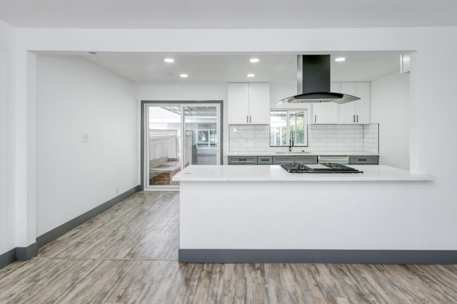 935 W Princeton Ave, Fresno, CA 93705