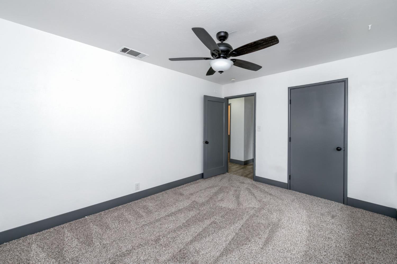 935 W Princeton Ave, Fresno, CA 93705