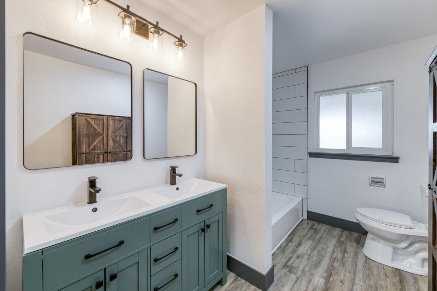 935 W Princeton Ave, Fresno, CA 93705