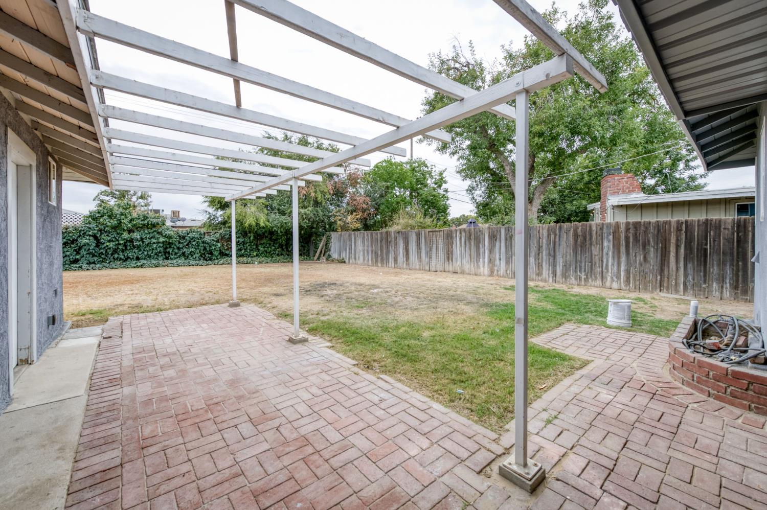 935 W Princeton Ave, Fresno, CA 93705