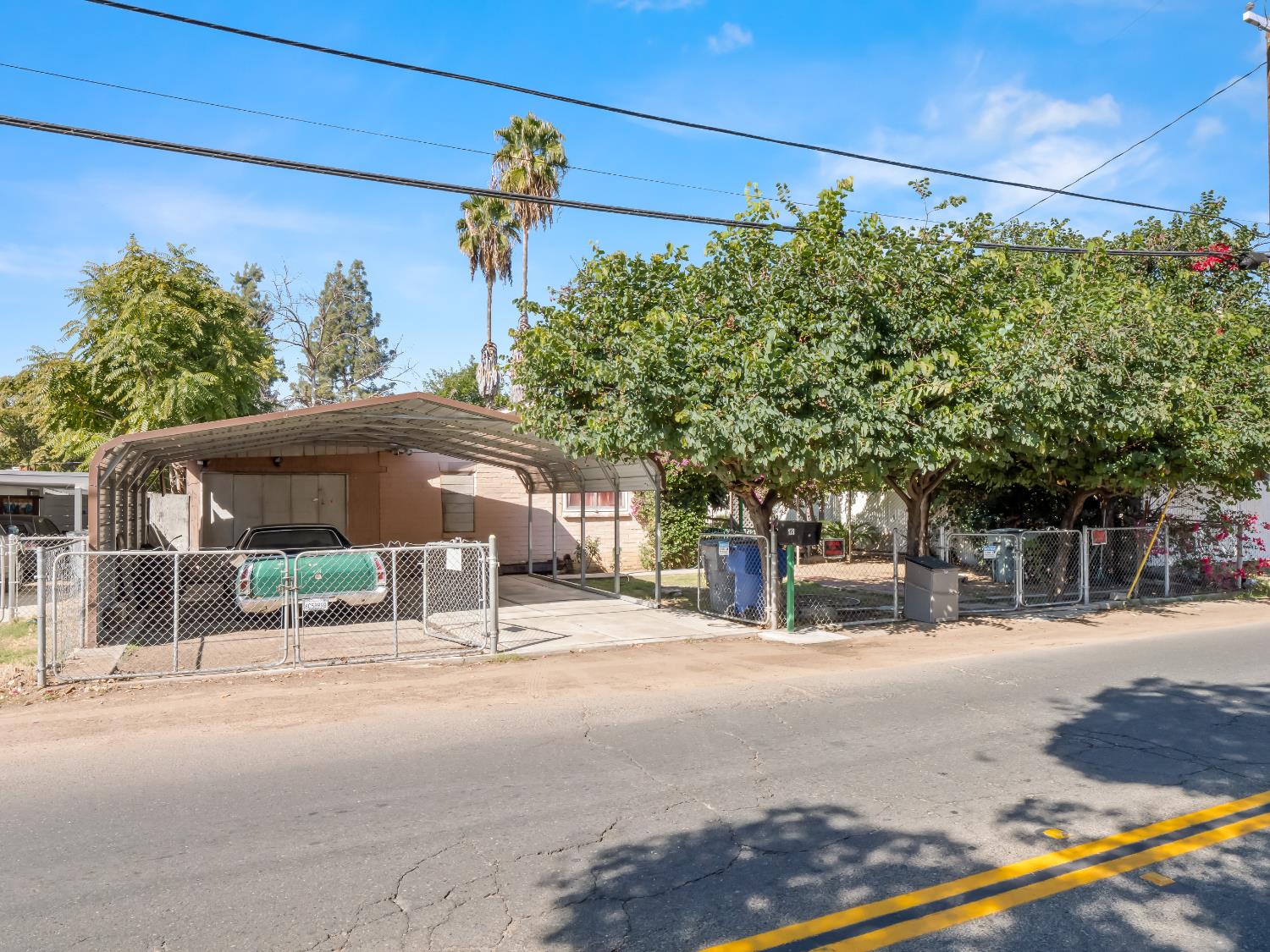 128 S Willow Ave, Fresno, CA 93727