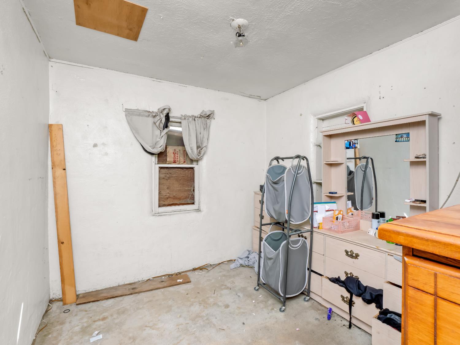 128 S Willow Ave, Fresno, CA 93727