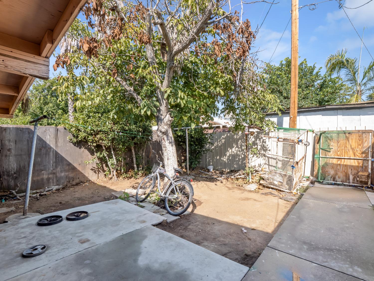 128 S Willow Ave, Fresno, CA 93727